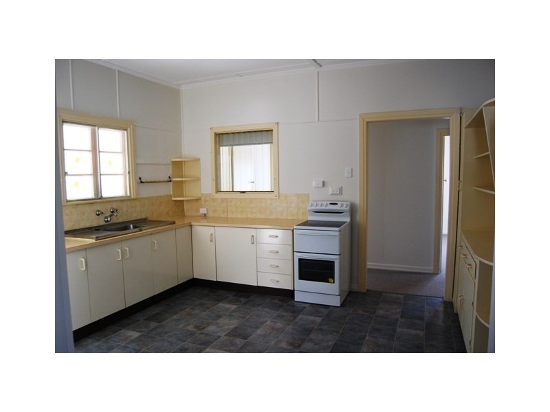 15 Wood Street, Manly QLD 4179