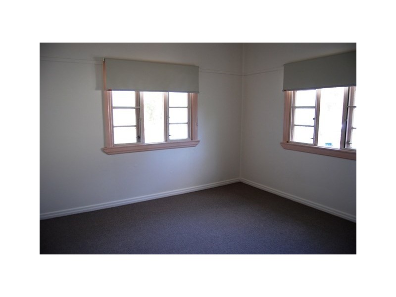 15 Wood Street, Manly QLD 4179