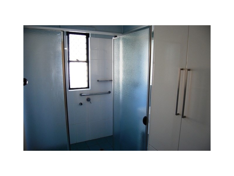 15 Wood Street, Manly QLD 4179