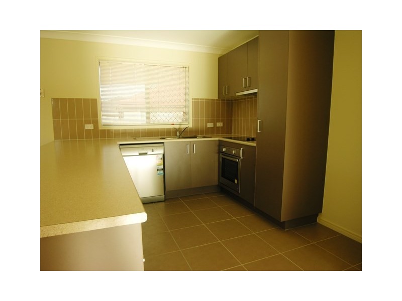 16 Elcock Street, Crestmead QLD 4132