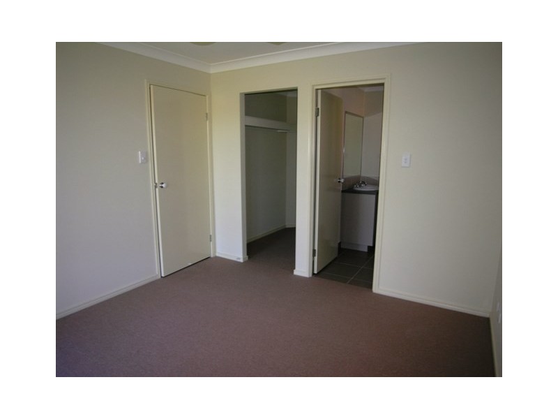16 Elcock Street, Crestmead QLD 4132