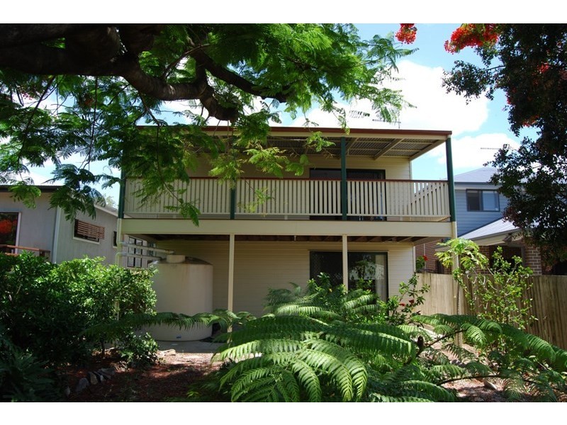 16 Madgwick Street, Wynnum QLD 4178