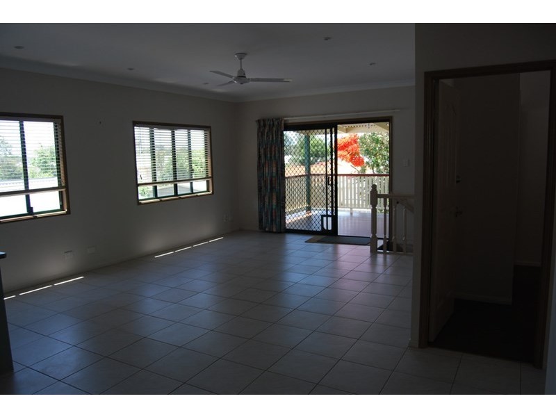 16 Madgwick Street, Wynnum QLD 4178