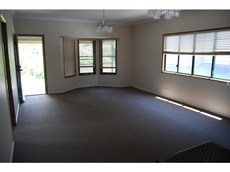 16 Madgwick Street, Wynnum QLD 4178