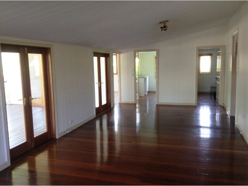 55 Kamarin Street, Manly West QLD 4179