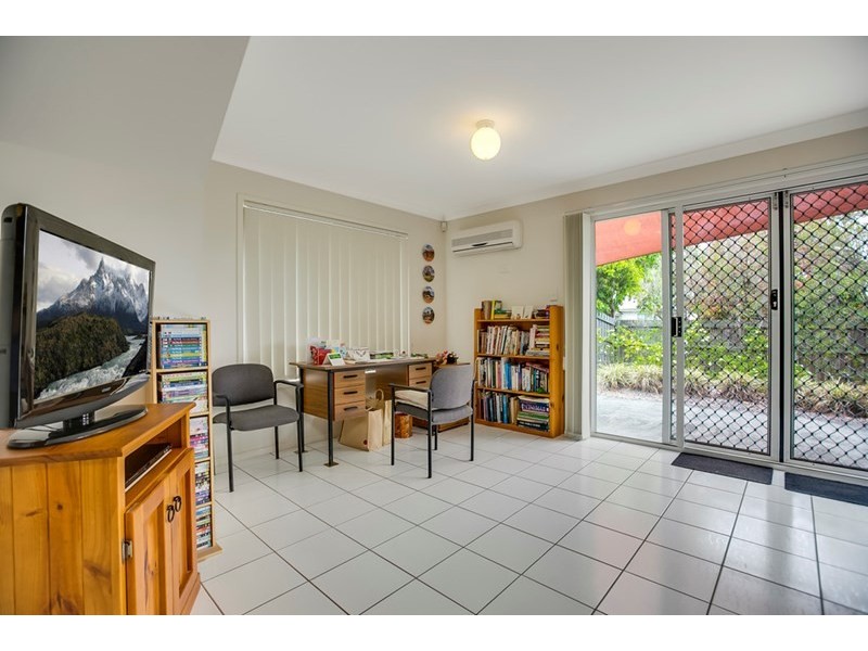 2/83 Dibar Street, Wynnum QLD 4178