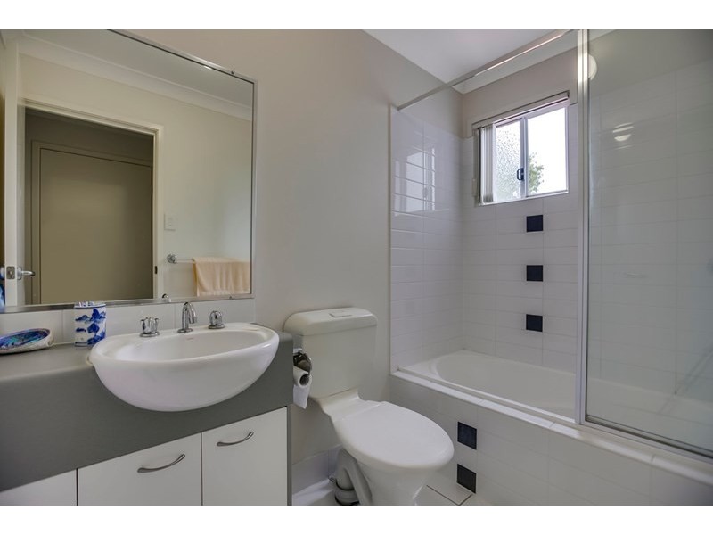 2/83 Dibar Street, Wynnum QLD 4178