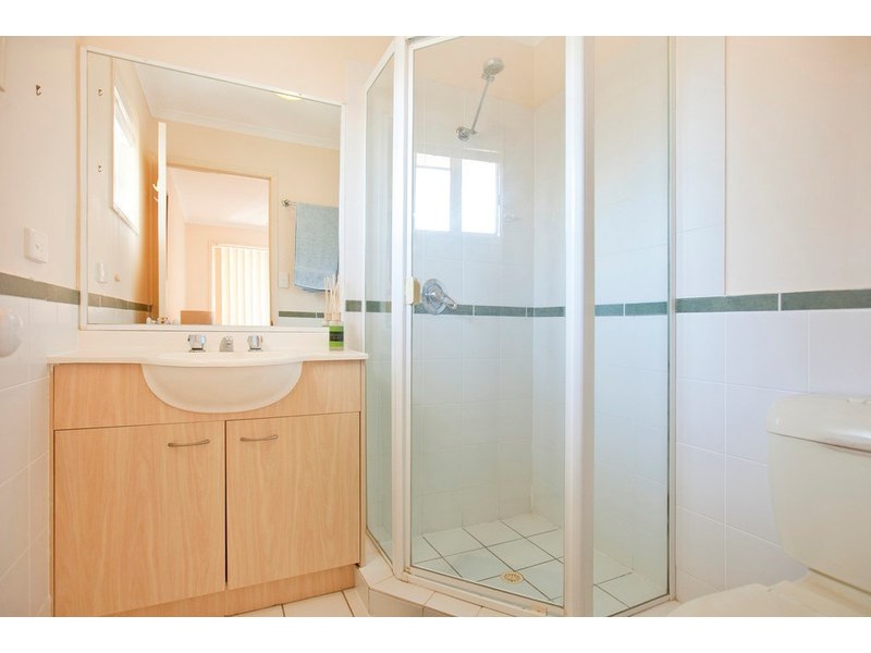 8/26 Yamboyna Street, Manly QLD 4179