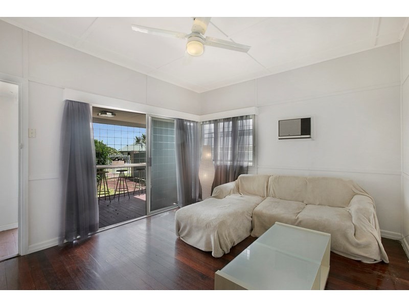 56 Sibley Road, Wynnum West QLD 4178