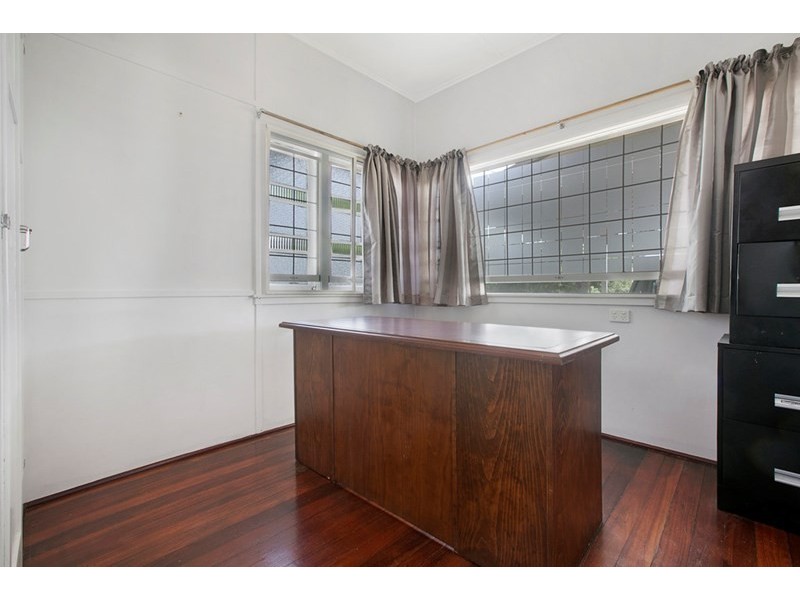 56 Sibley Road, Wynnum West QLD 4178