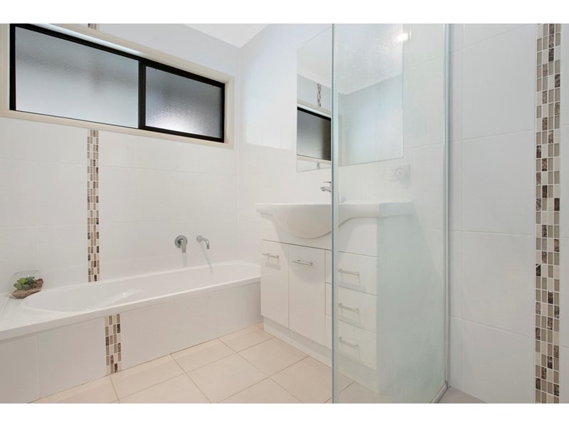 5 Nemarra Street, Wynnum West QLD 4178