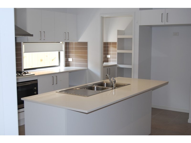 70 Kitchener Street, Wynnum QLD 4178