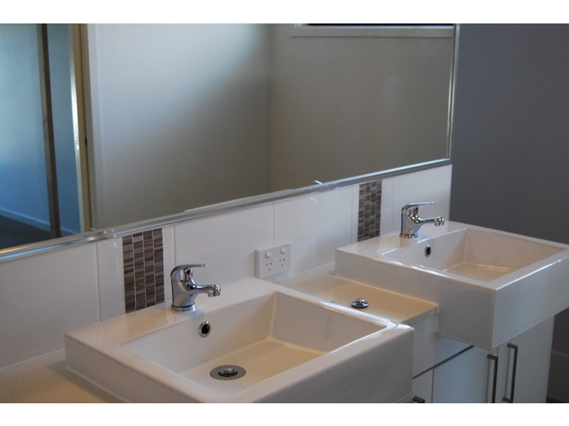 70 Kitchener Street, Wynnum QLD 4178