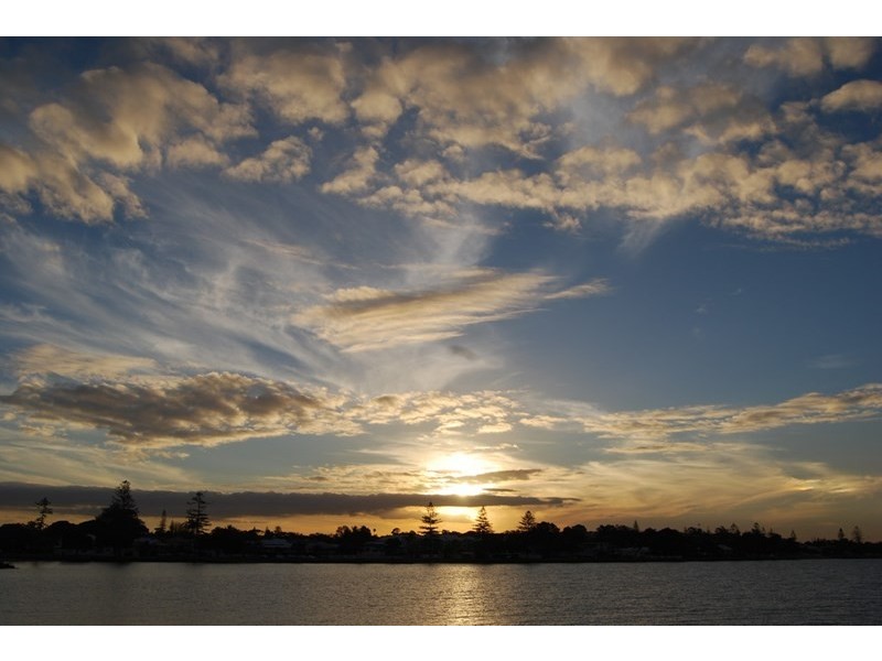 19 Walnut Street, Wynnum QLD 4178