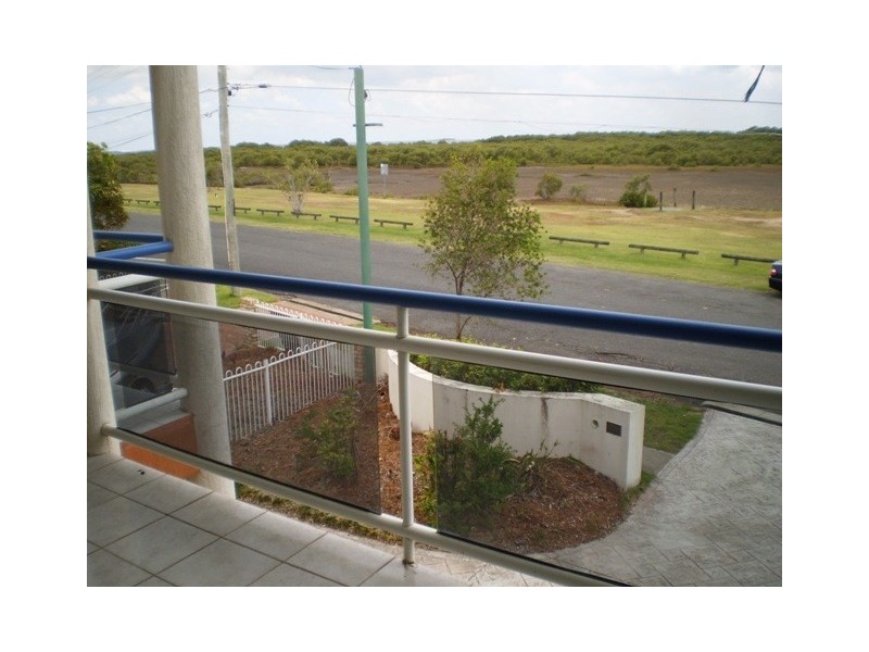 799 Esplanade, Lota QLD 4179