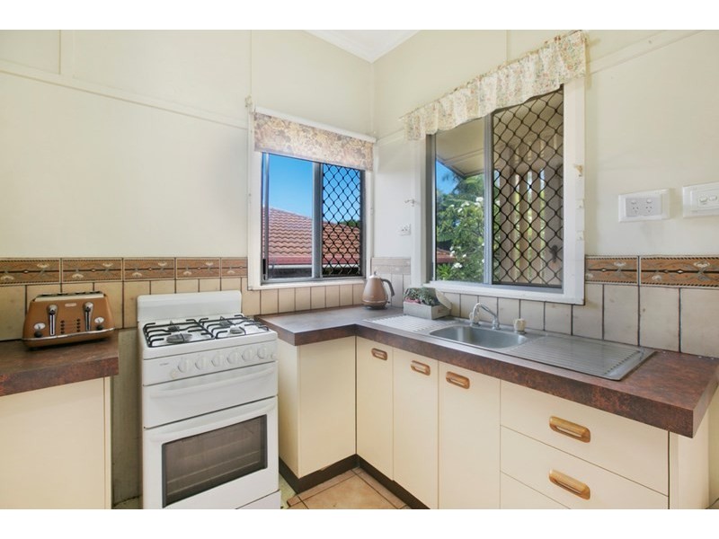 32 Violet Street, Wynnum QLD 4178