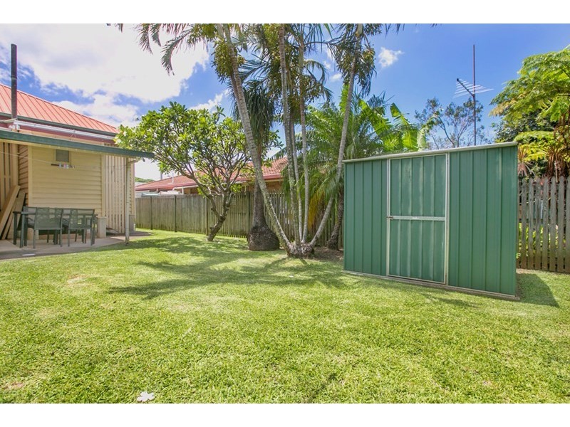 32 Violet Street, Wynnum QLD 4178