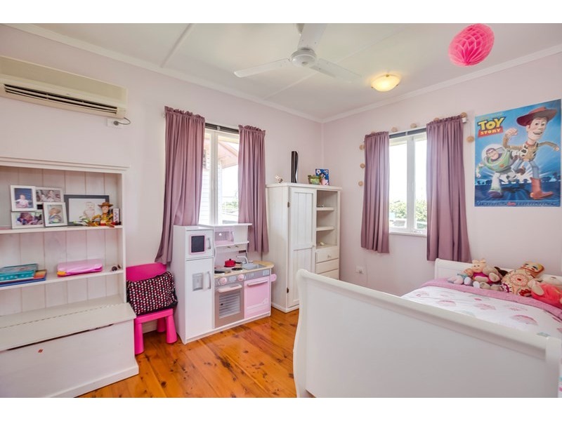 13 Jellicoe Street, Manly West QLD 4179