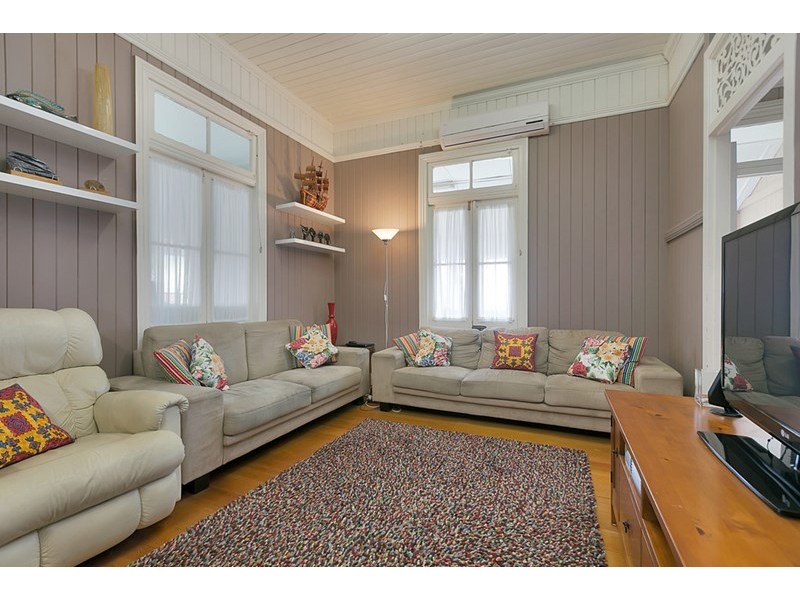 129 Glenora Street, Wynnum QLD 4178