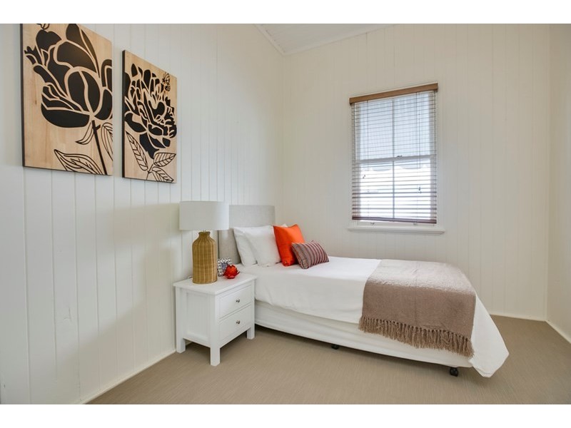 5 Berrima Street, Wynnum QLD 4178