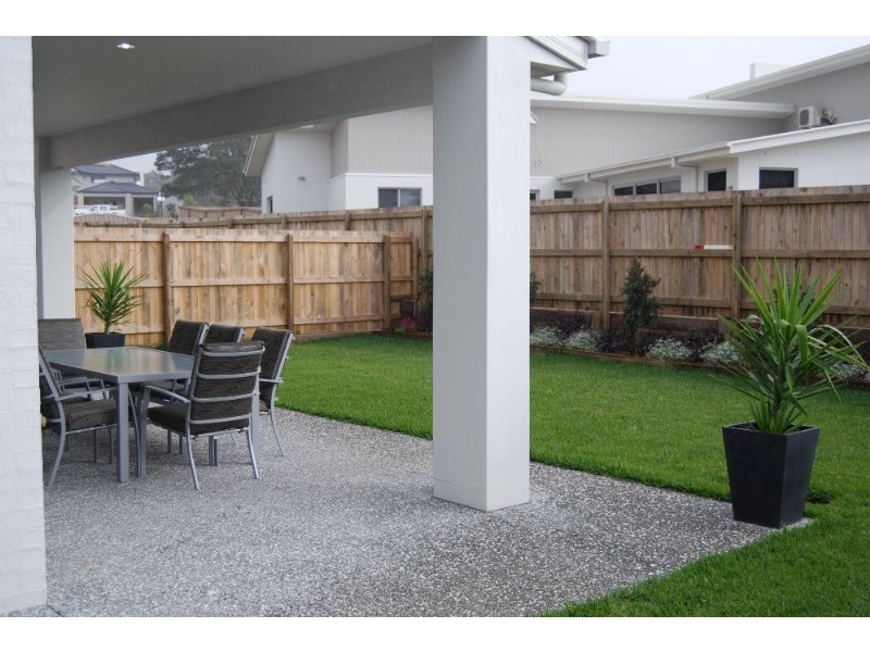 11 Sylvateere Crescent, Wakerley QLD 4154