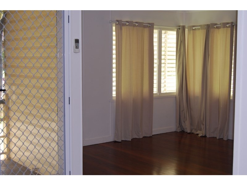 20 Natasha Street, Wynnum West QLD 4178