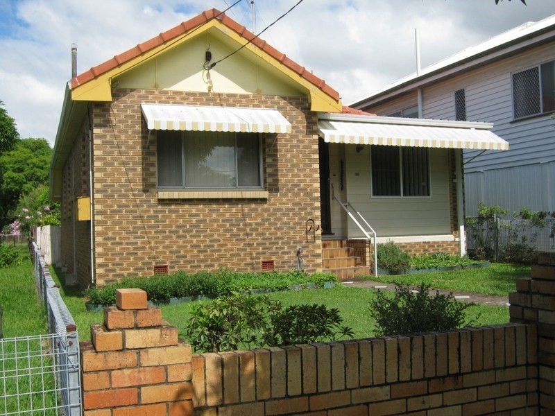 30 Walnut Street, Wynnum QLD 4178