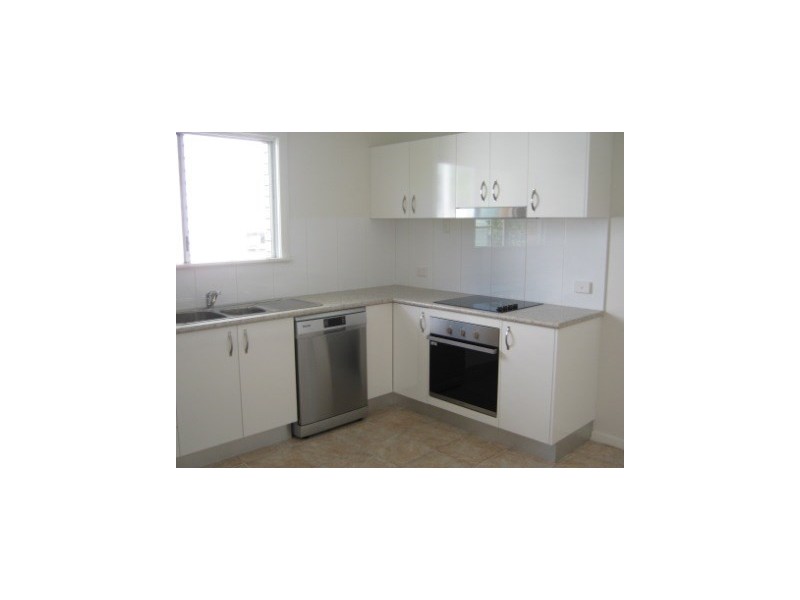 30 Walnut Street, Wynnum QLD 4178