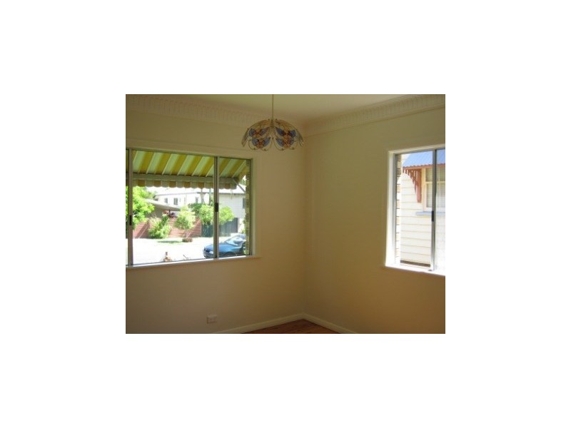 30 Walnut Street, Wynnum QLD 4178