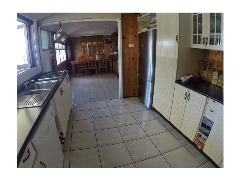 16 ERNEST Street, Manly QLD 4179