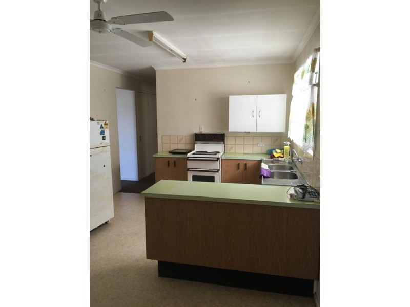 98 CLARA Street, Wynnum QLD 4178