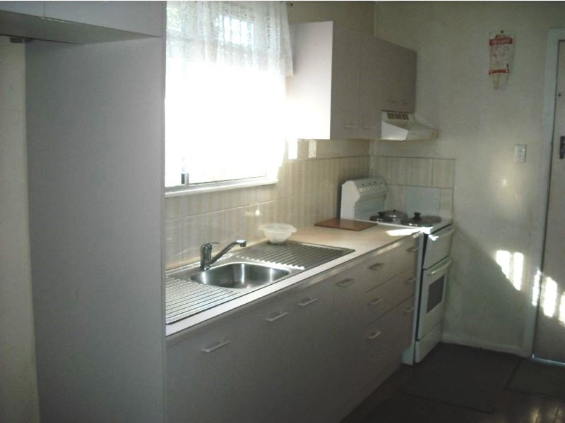 44 ROSENEATH Parade, Wynnum West QLD 4178