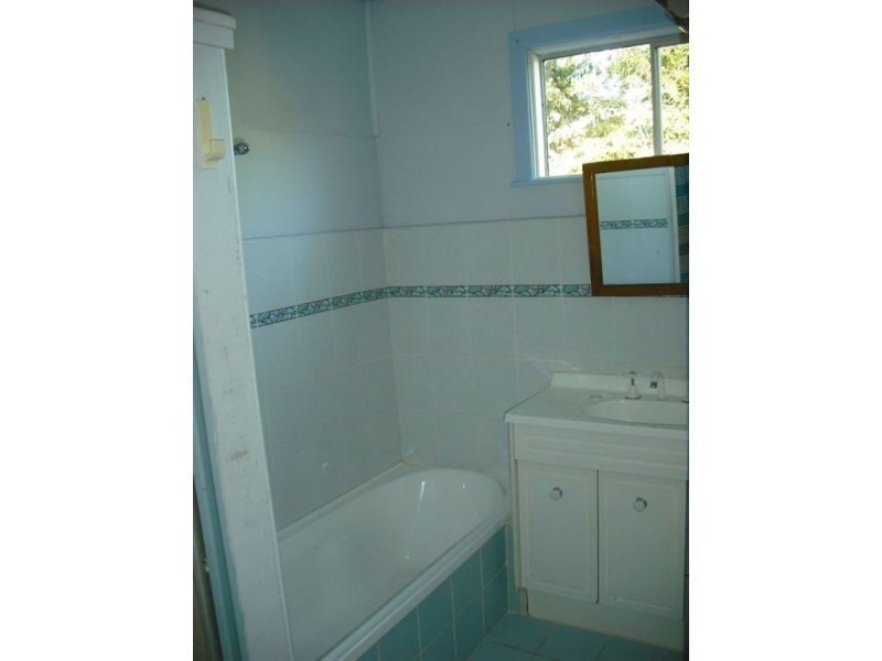 44 ROSENEATH Parade, Wynnum West QLD 4178