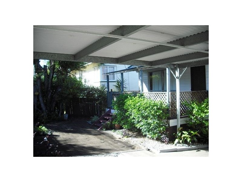 44 ROSENEATH Parade, Wynnum West QLD 4178