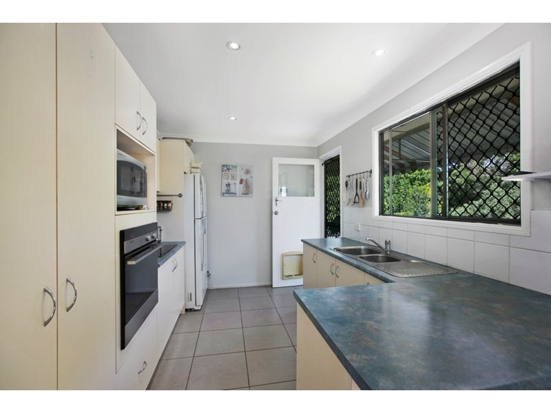 69 Curve Avenue, Wynnum QLD 4178