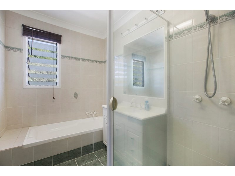 69 Curve Avenue, Wynnum QLD 4178