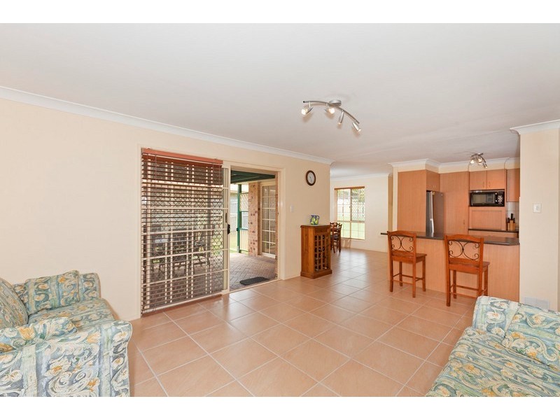 39 Plaza Street, Wynnum West QLD 4178