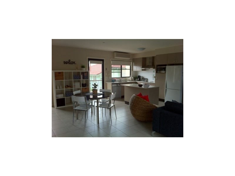 3/6 Emsworth Street, Wynnum QLD 4178