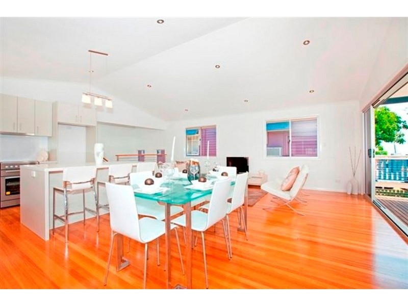 104 Gordon Parade, Manly QLD 4179