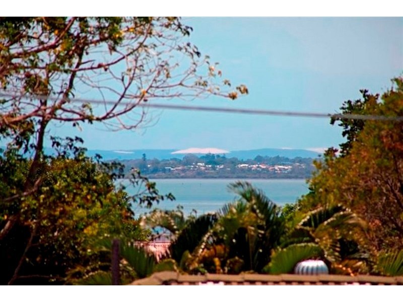 104 Gordon Parade, Manly QLD 4179