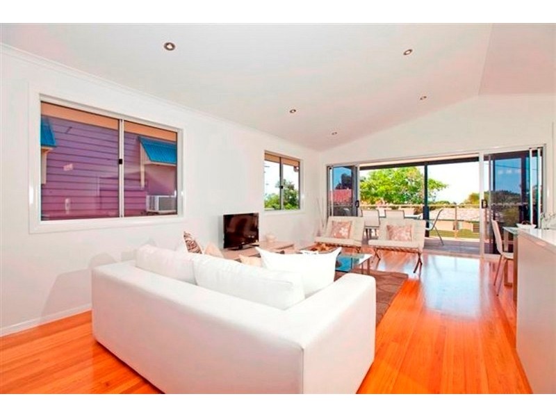 104 Gordon Parade, Manly QLD 4179