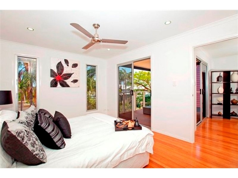 104 Gordon Parade, Manly QLD 4179