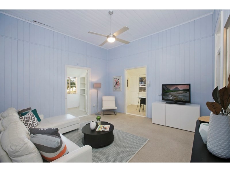 49 Waterloo Esplanade, Wynnum QLD 4178