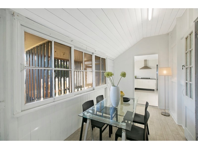 49 Waterloo Esplanade, Wynnum QLD 4178