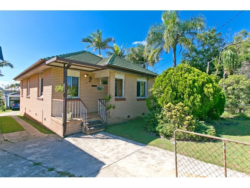 11 Bellew Street, Wynnum QLD 4178