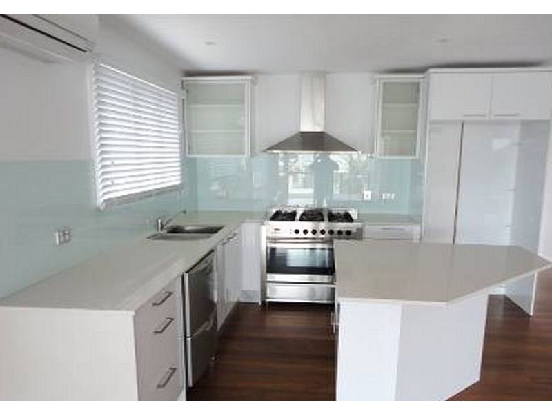 4 Alexander Street, Lota QLD 4179