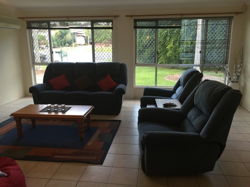 9 Russell Close, Wynnum West QLD 4178