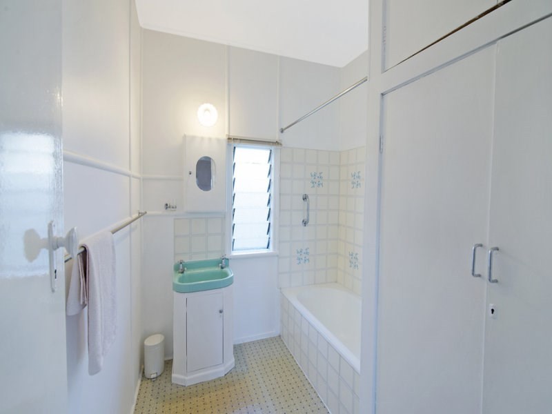 135 West Avenue, Wynnum QLD 4178
