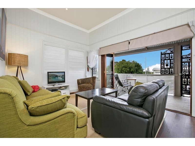 56 Gordon Parade, Manly QLD 4179