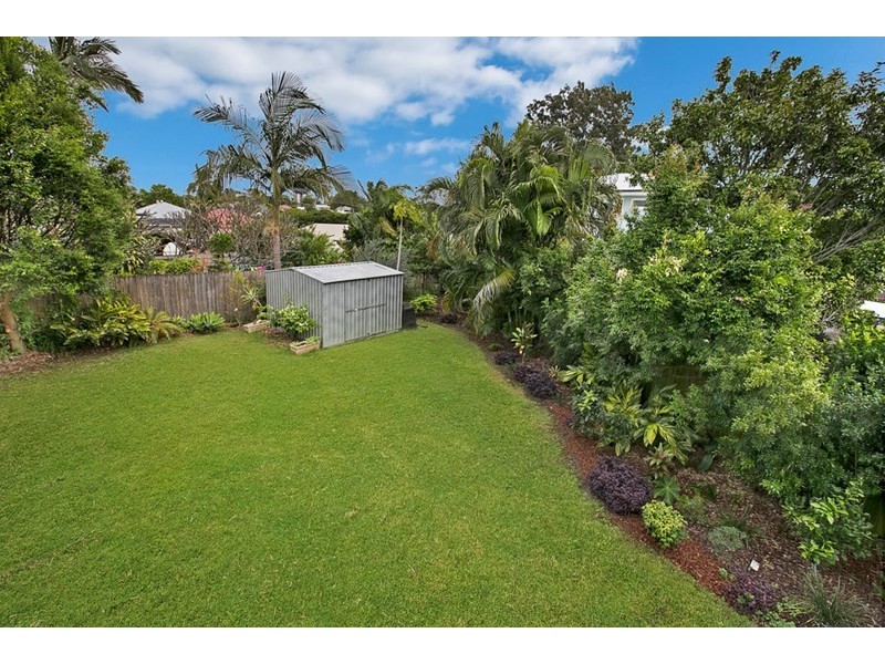 56 Gordon Parade, Manly QLD 4179